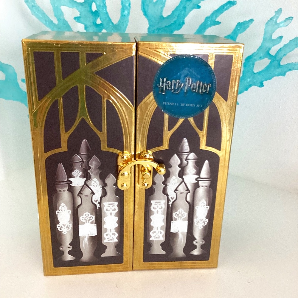 Harry Potter Limited-Edition Collector Pensieve Memory Set (NEW)